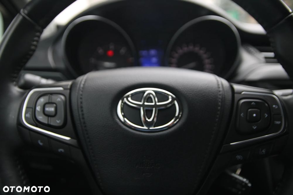 Toyota Avensis 2.0 D-4D Premium - 19