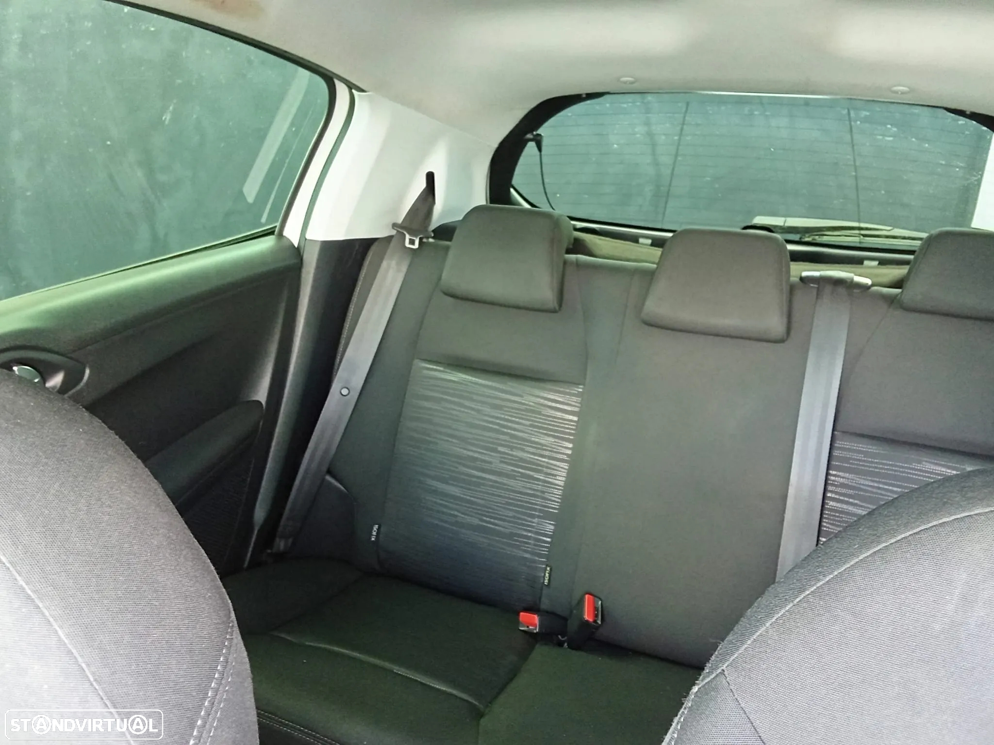 Peugeot 208 - 11