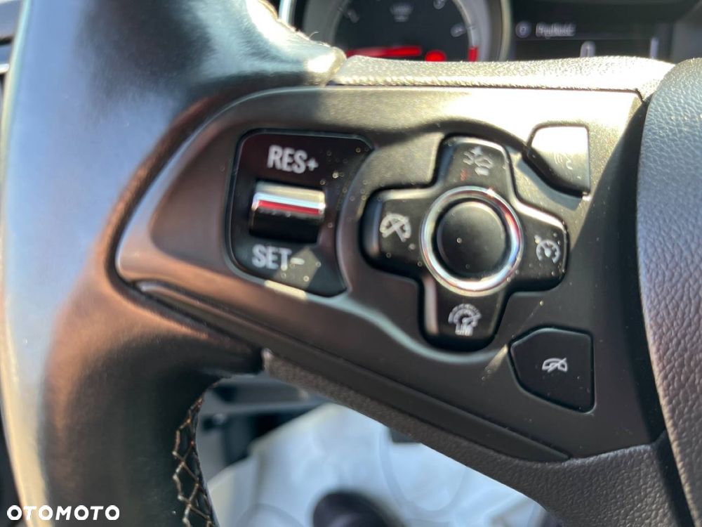 Opel Astra 1.4 Turbo Start/Stop Dynamic - 18