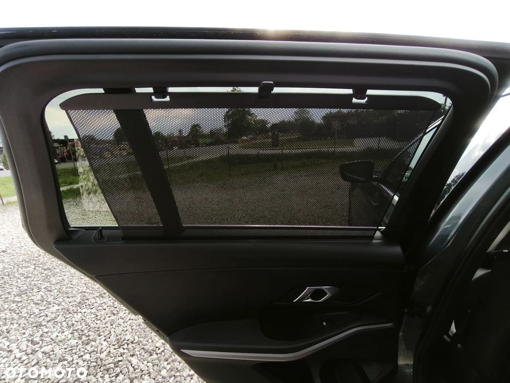 BMW Seria 3 - 24