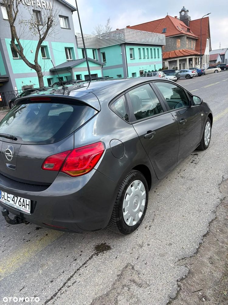 Opel Astra 1.6 Design Edition - 3