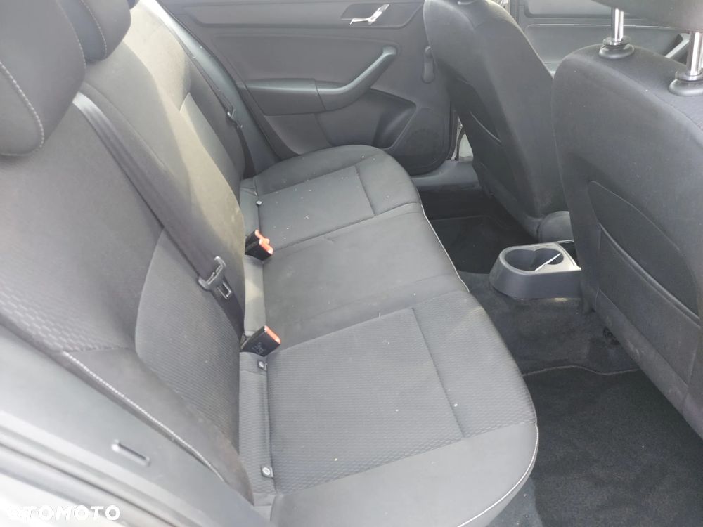 Skoda RAPID 1.2 TSI Cool Edition - 13
