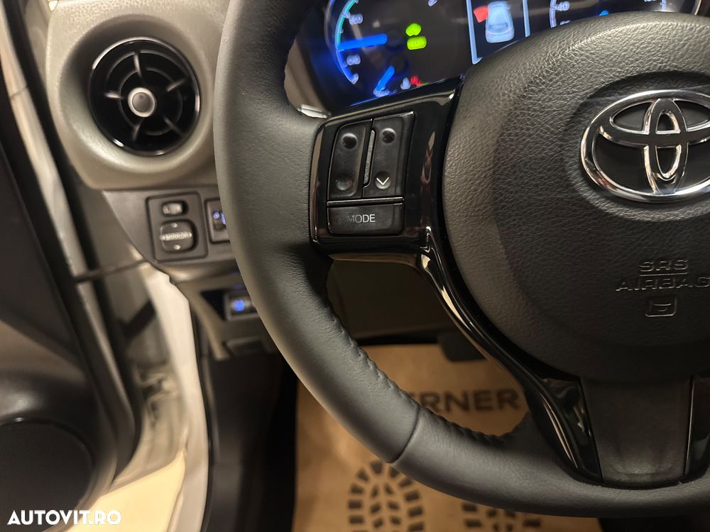 Toyota Yaris 1.5 VVT-i HSD Luna - 17