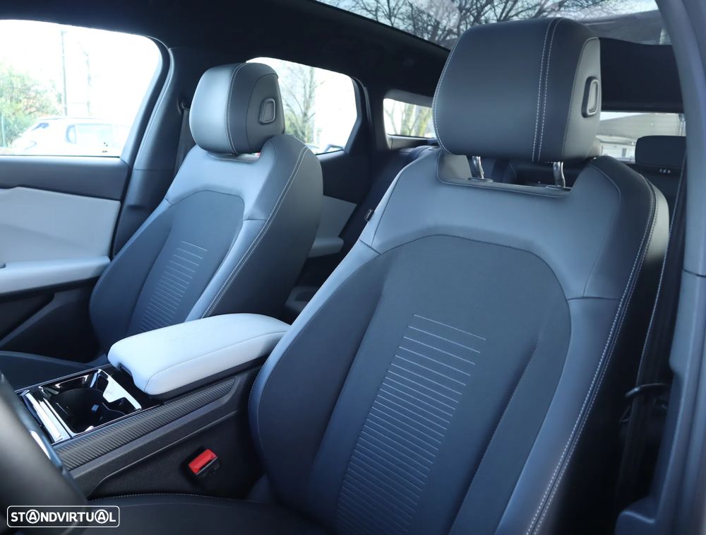 Ford Explorer 77 kWh Premium - 32