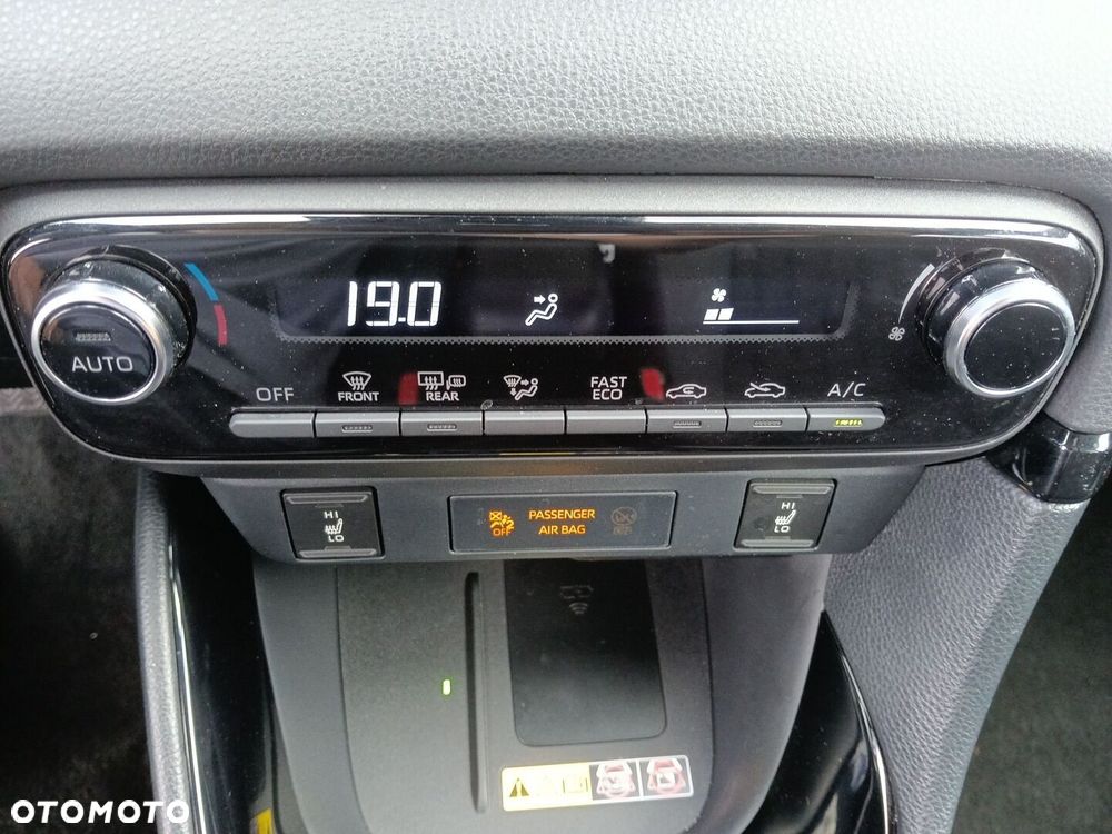 Toyota Yaris Hybrid 1.5 Style - 22