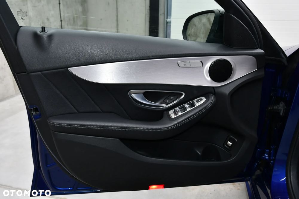 Mercedes-Benz Klasa C 300 d 4MATIC 9G-TRONIC - 13