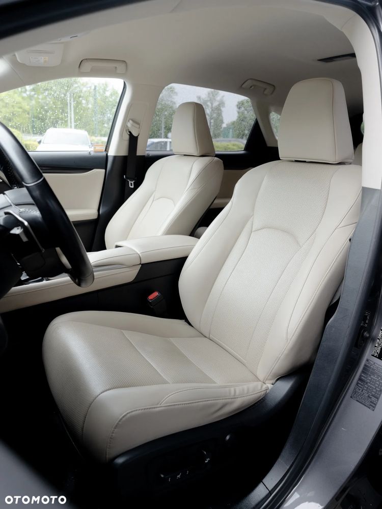 Lexus RX 450h Business Edition - 12