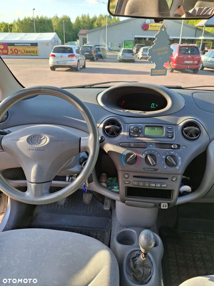 Toyota Yaris 1.3 Luna - 4