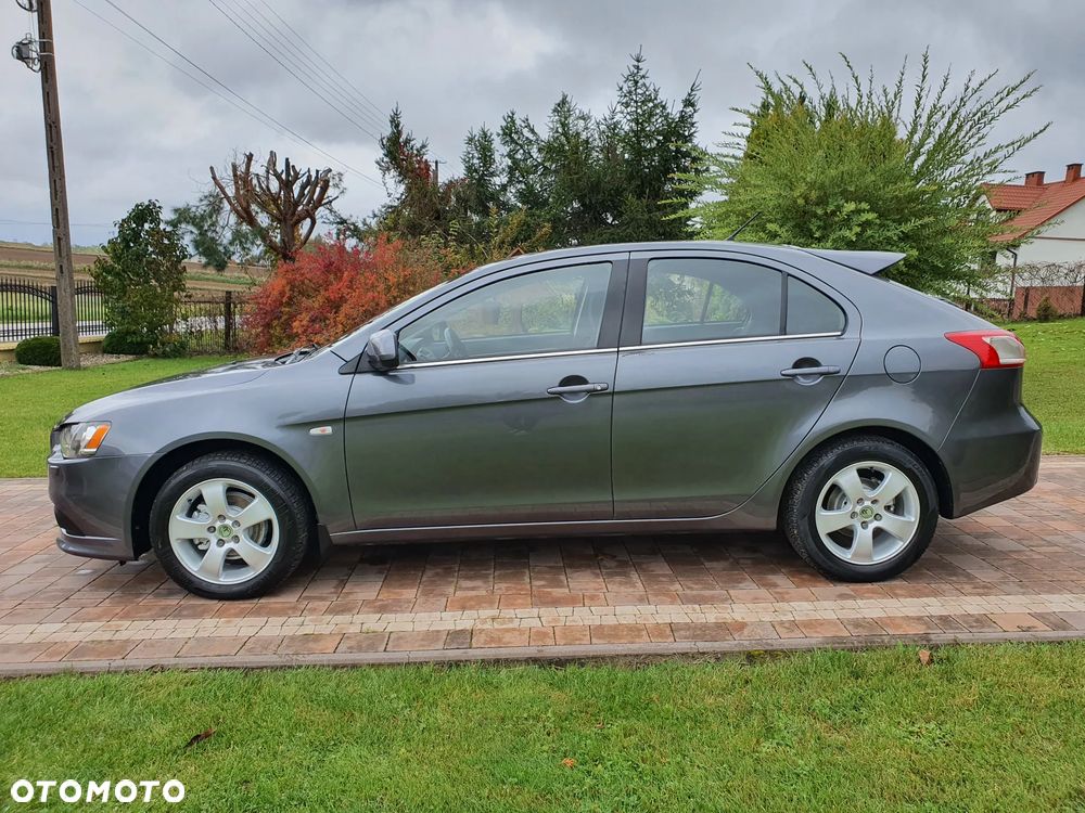 Mitsubishi Lancer 1.8 Invite - 6