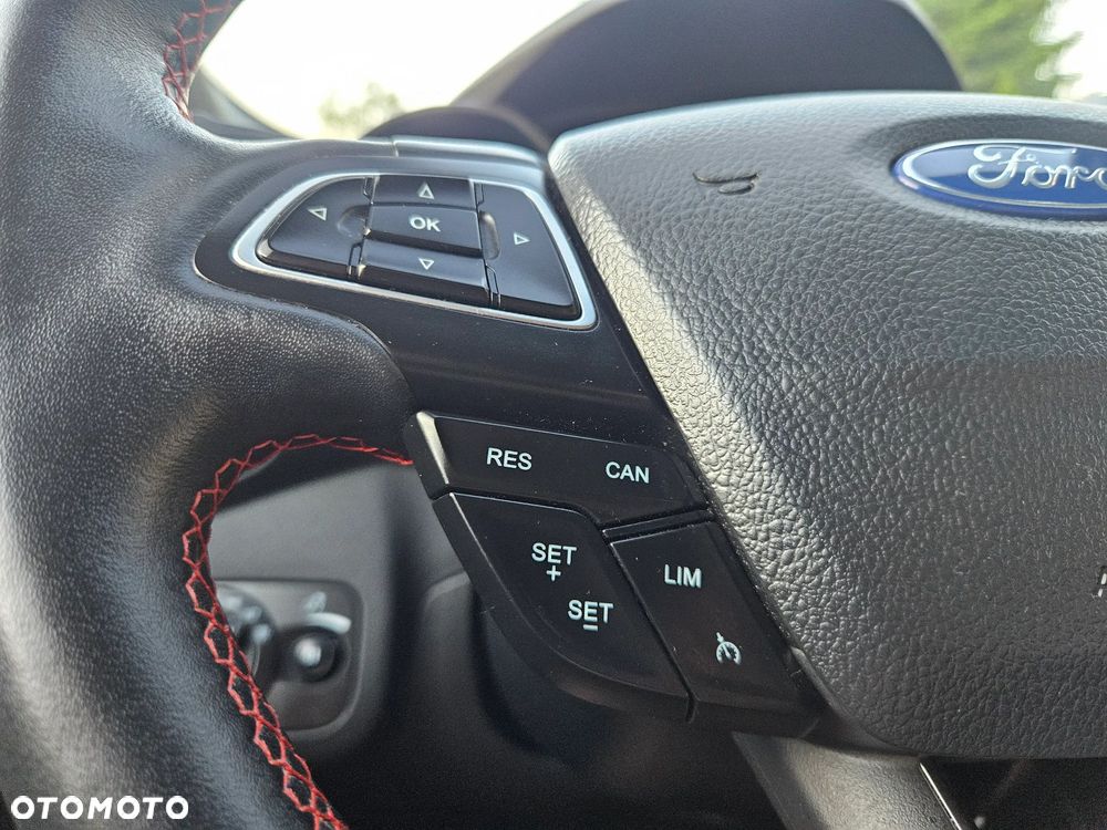 Ford Kuga - 39