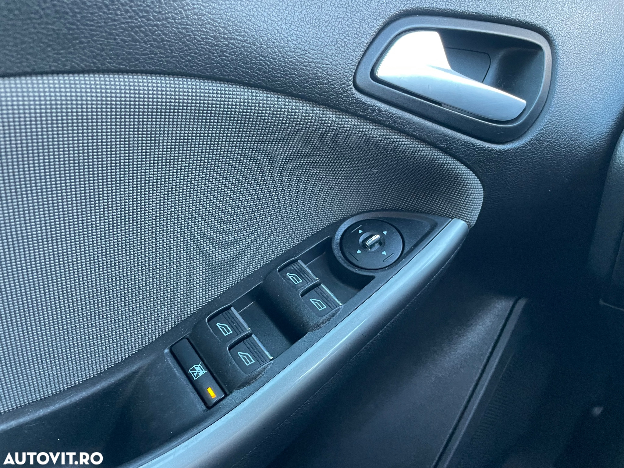 Ford Focus 2.0 TDCI DPF Powershift Titanium - 22