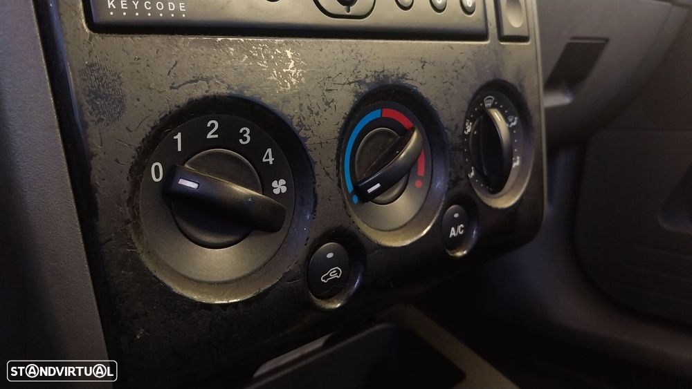Ford Fusion 1.6 + - 10