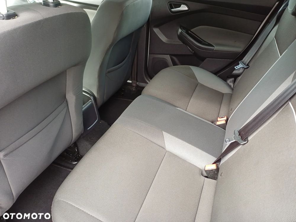 Ford Focus 1.6 Ambiente - 9