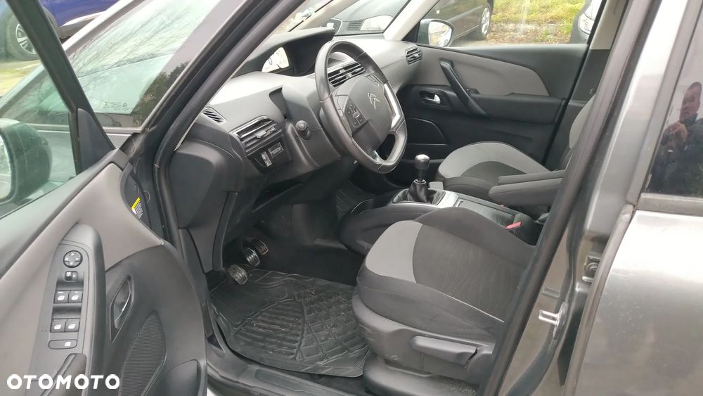 Citroën C4 Picasso 1.2 PureTech Live S&S - 17