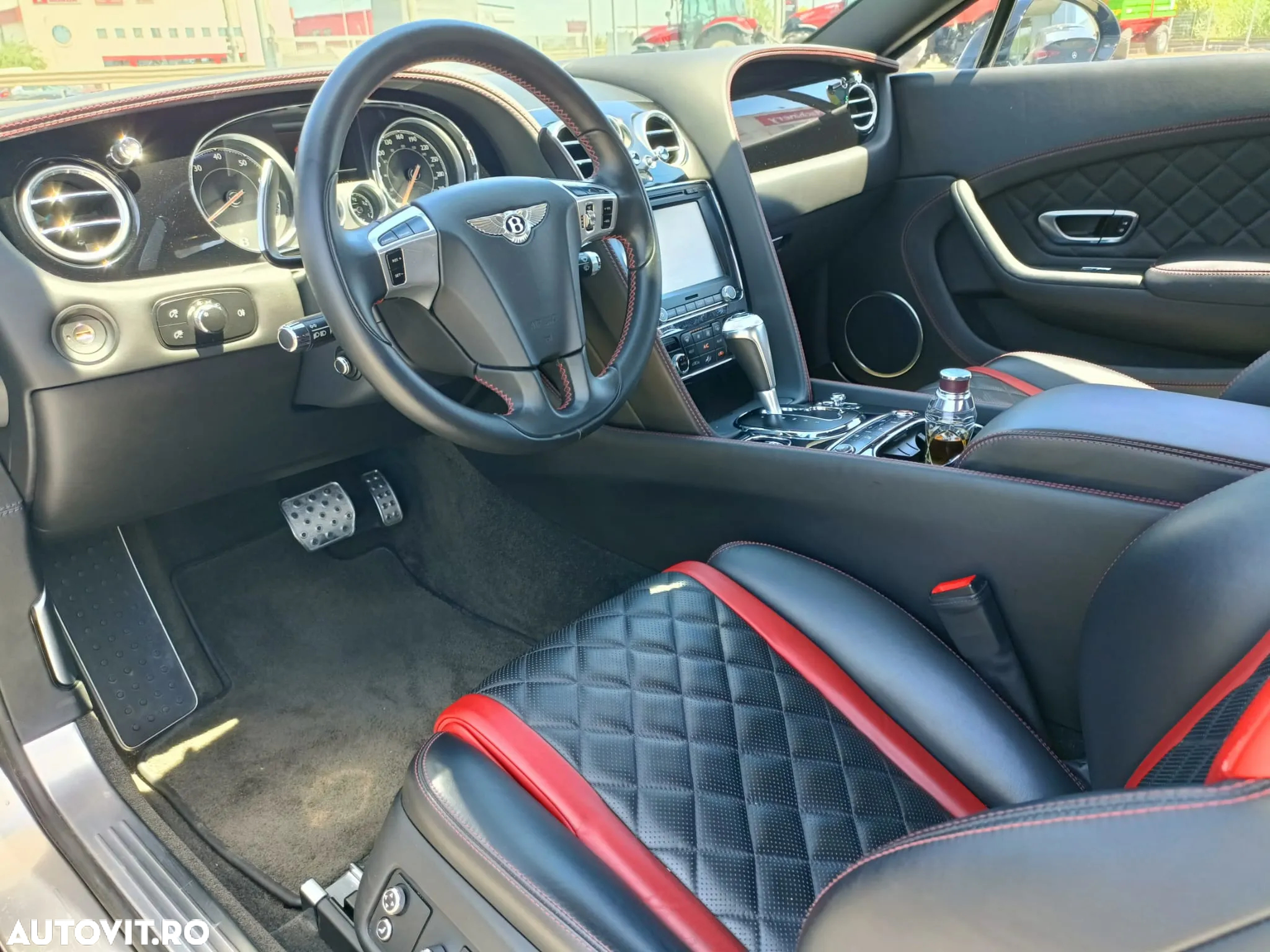 Bentley Continental GTC V8 - 10