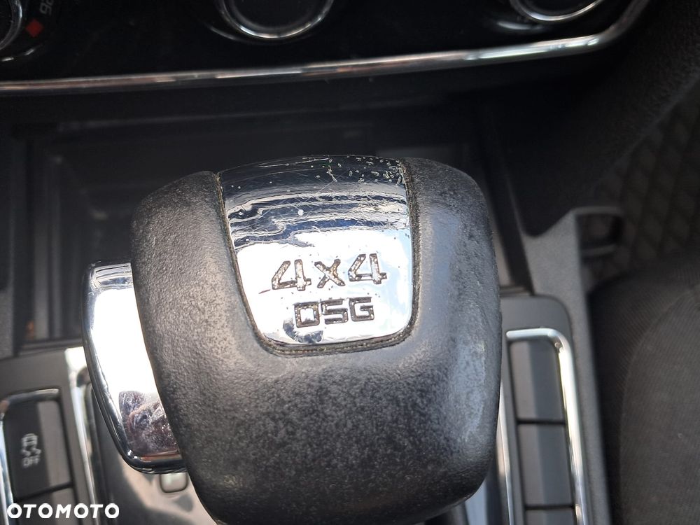 Skoda Superb 2010 photo 4