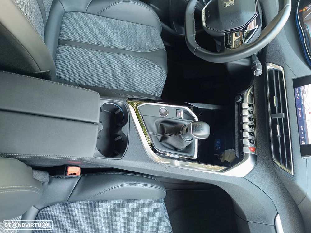 Peugeot 3008 1.2 PureTech Allure Pack - 21