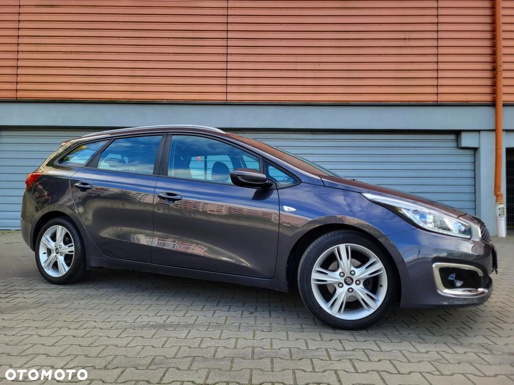 Kia Ceed 1.6 CRDi 136 ISG Edition 7 - 14