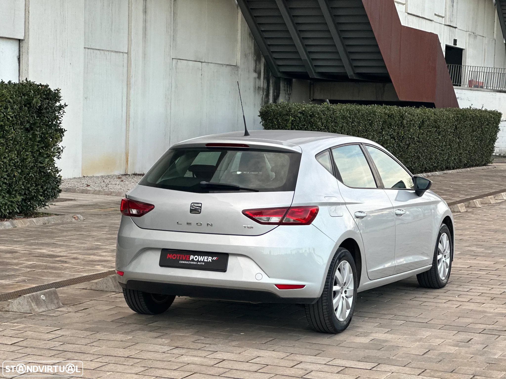 SEAT Leon 1.6 TDI Ecomotive Style - 8