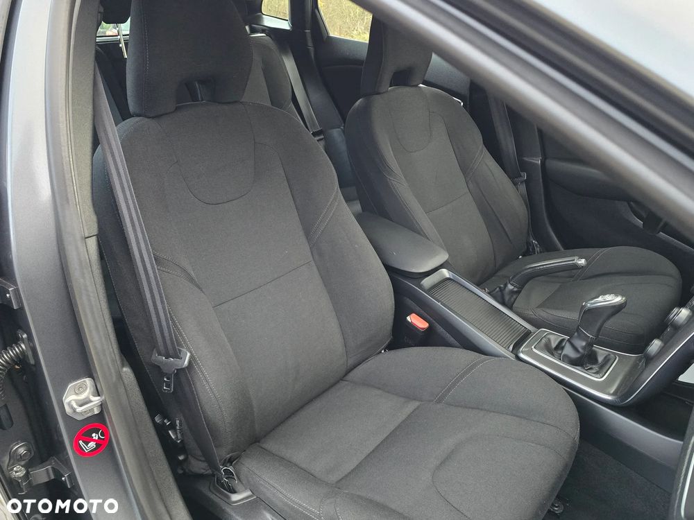 Volvo V40 D2 - 22