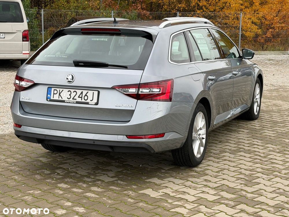 Skoda Superb 2.0 TDI Ambition DSG - 5