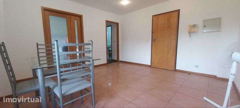 Apartamento T1 parcialmente mobilado no 4º andar para arrendamento - Grande imagem: 5/8