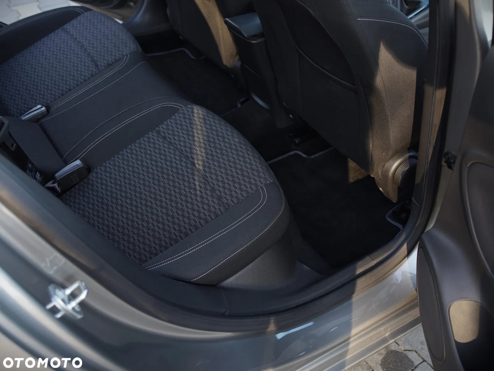 Opel Astra V 1.4 T Dynamic - 14