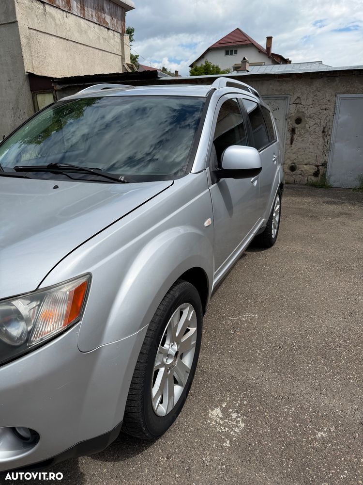 Mitsubishi Outlander 2.0 DI-D Intense - 2