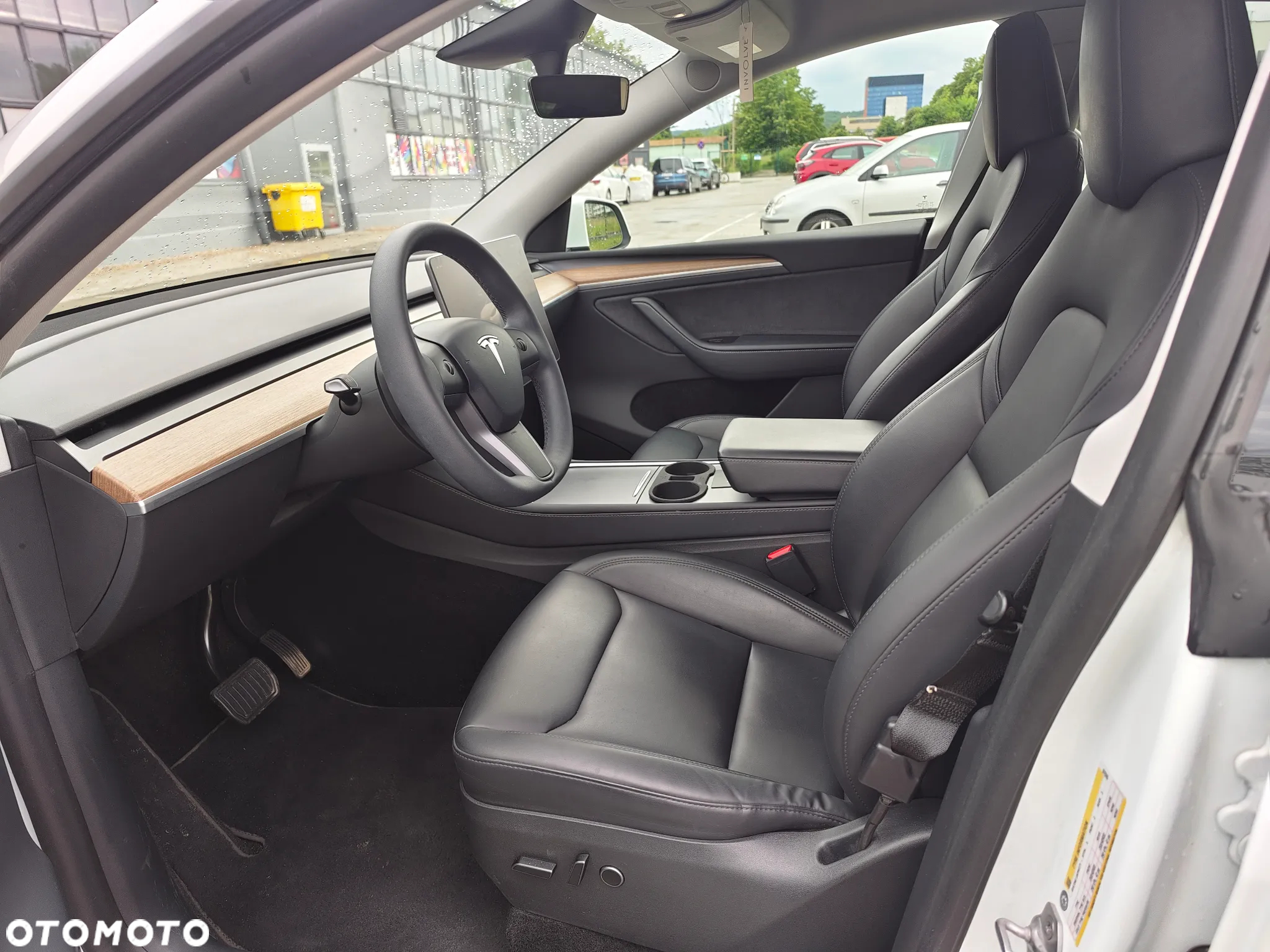 Tesla Y Long Range AWD - 3