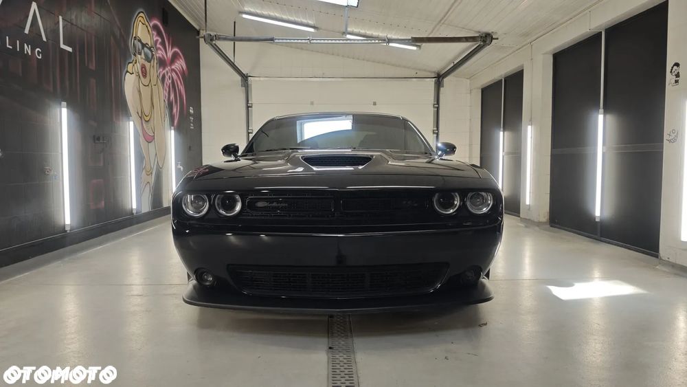 Dodge Challenger - 9