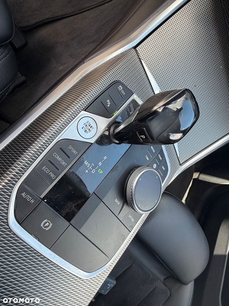 BMW Seria 3 320d M Sport Shadow - 12