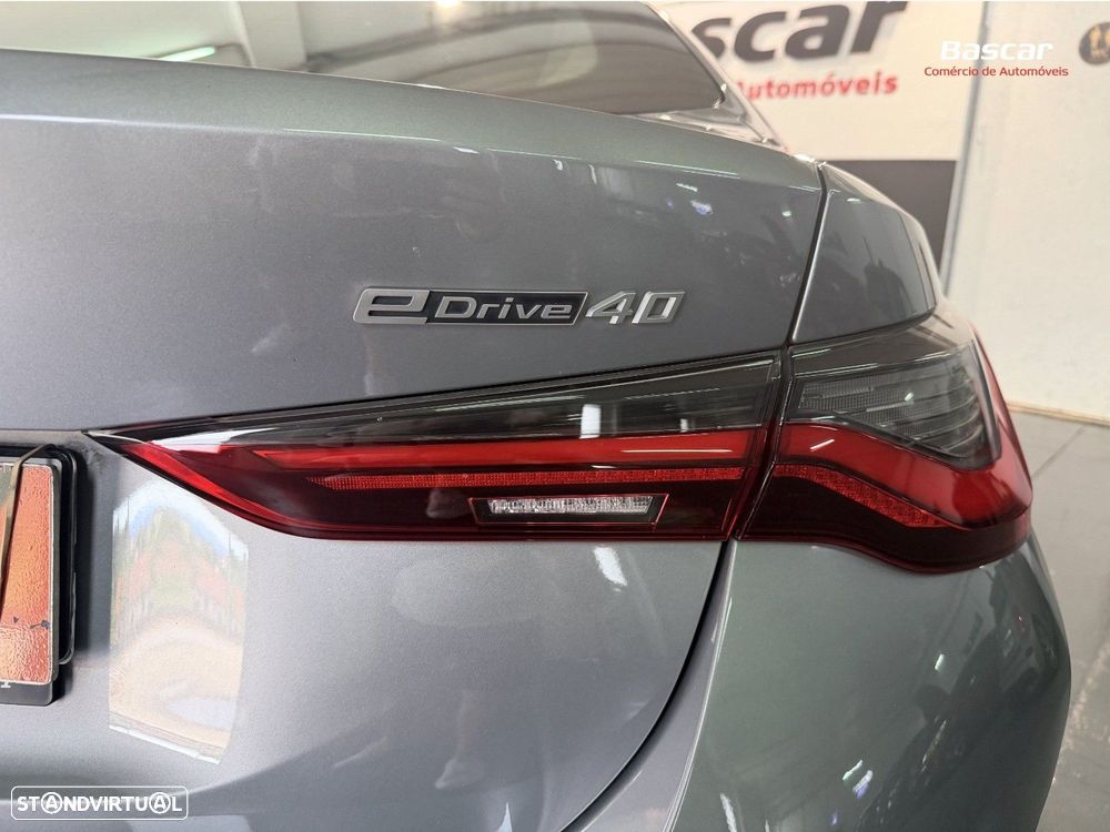BMW i4 eDrive40 Edição Desportiva M - 11