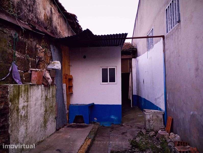Moradia T2 em PERNES para recuperar - Grande imagem: 4/12