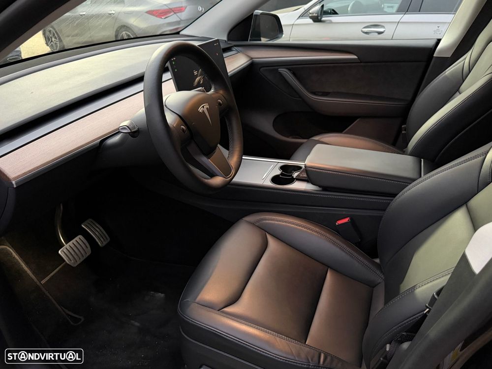 Tesla Model Y Performance Dual Motor AWD - 10