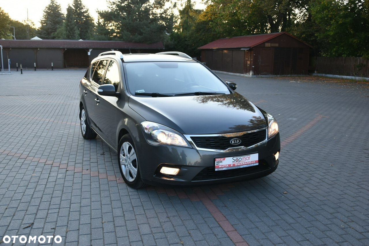 Kia Ceed - 16