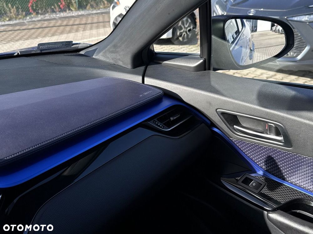 Toyota C-HR 1.2 T Dynamic - 25