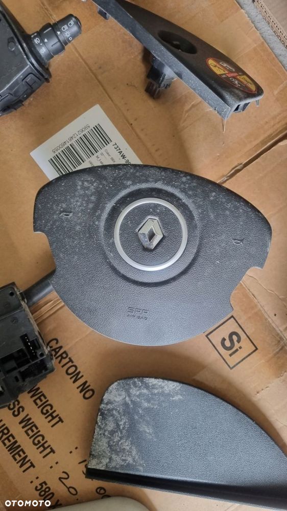 Dzwi clio III klapa tyl - 13