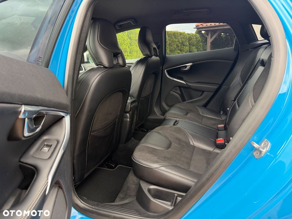 Volvo V40 D2 Drive-E R-Design Momentum - 18
