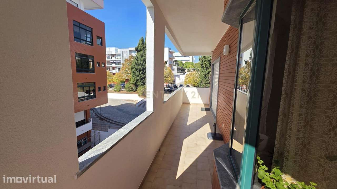 Apartamento T3 com 3 frentes na Ramalha com possibilidade de BOX ( Pra - Grande imagem: 2/4