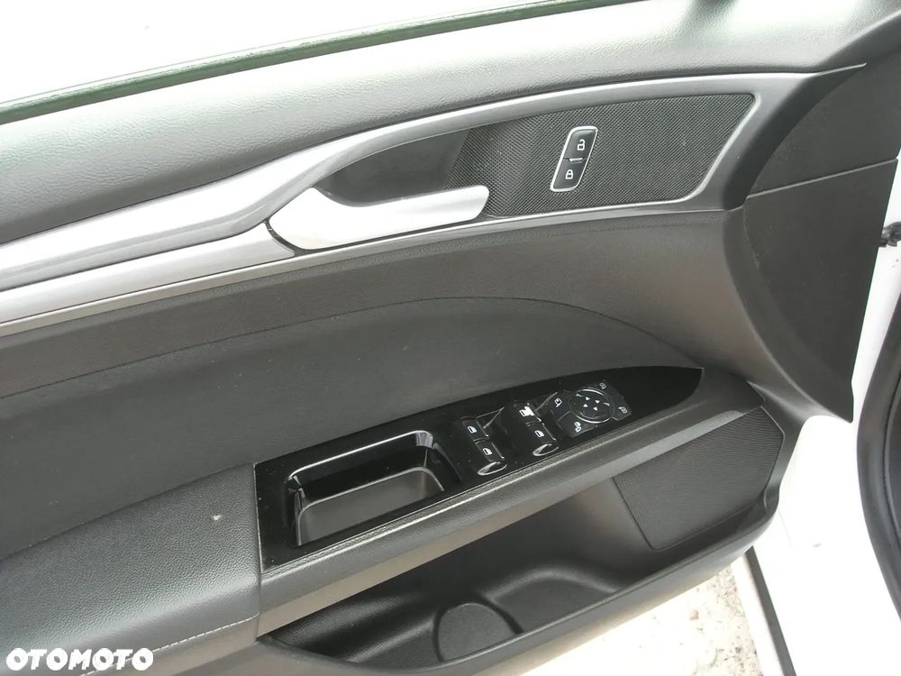 Ford Mondeo 2.0 Hybrid Trend - 15