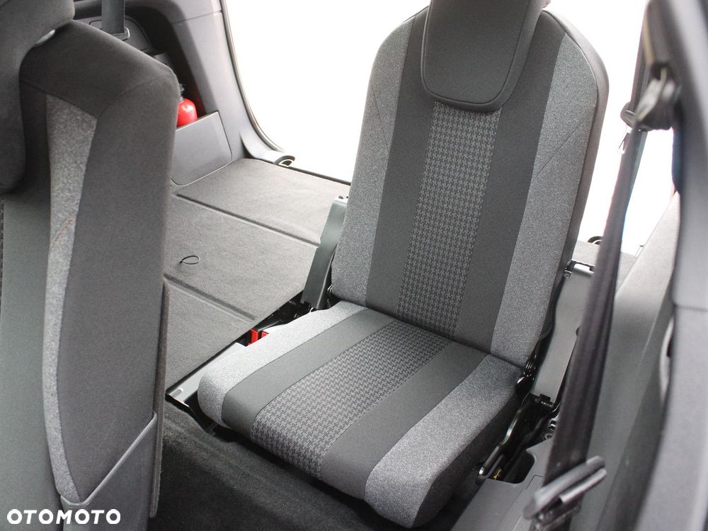 Peugeot 5008 1.2 PureTech Active Pack S&S EAT8 - 9