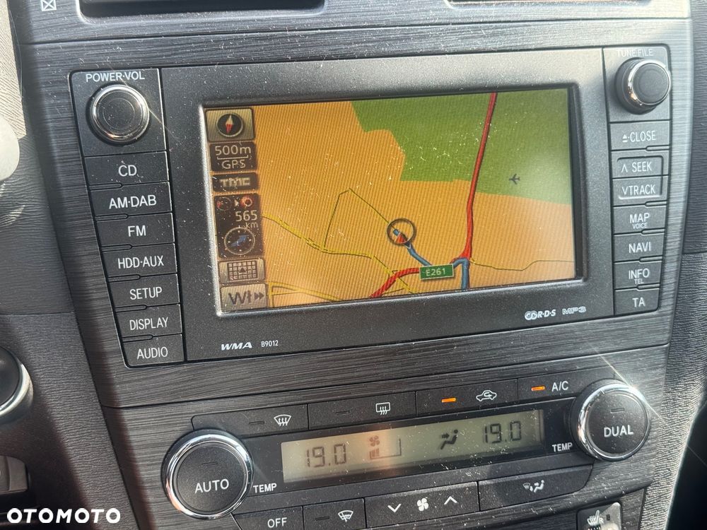 Toyota Avensis 2.2 D-CAT Combi Executive - 25