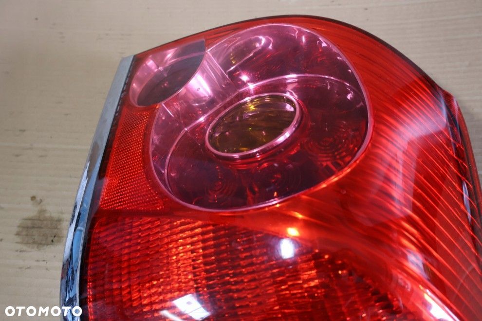 TOYOTA AVENSIS II T25 03-06 SEDAN LAMPA LEWA TYŁ TYLNA EUROPA - 8