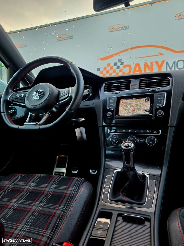 VW Golf 2.0 TSi GTi - 11