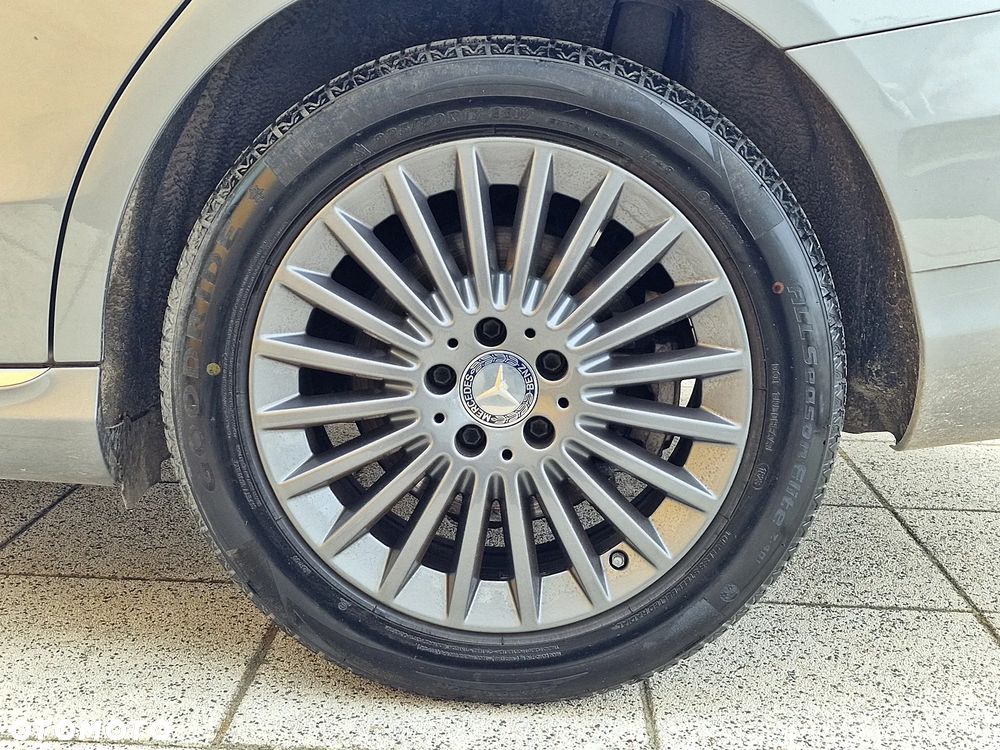 Mercedes-Benz Klasa C 300 9G-TRONIC Edition - 22