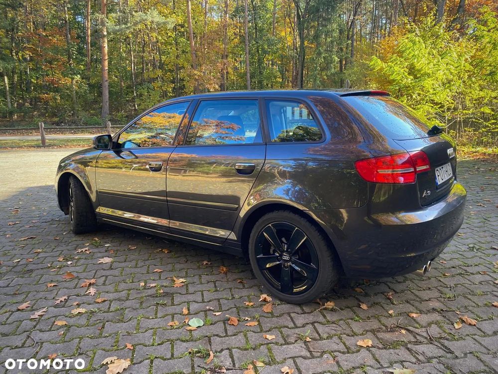 Audi A3 Sportback 1.6 TDI DPF Ambition - 4