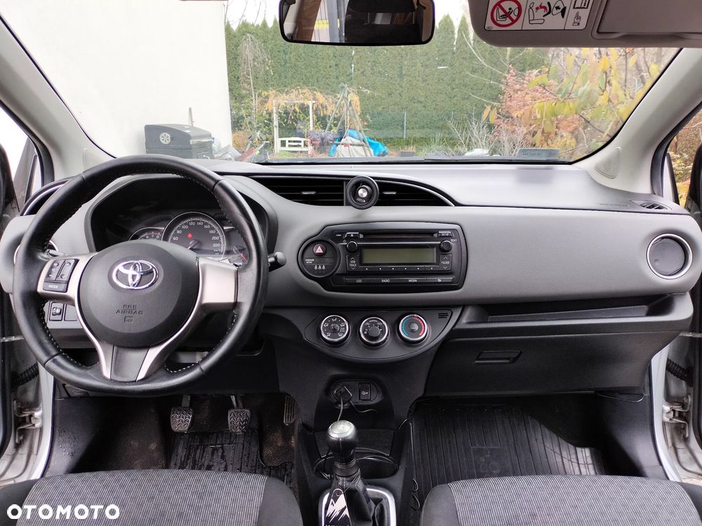 Toyota Yaris 1.0 Life EU6 - 12