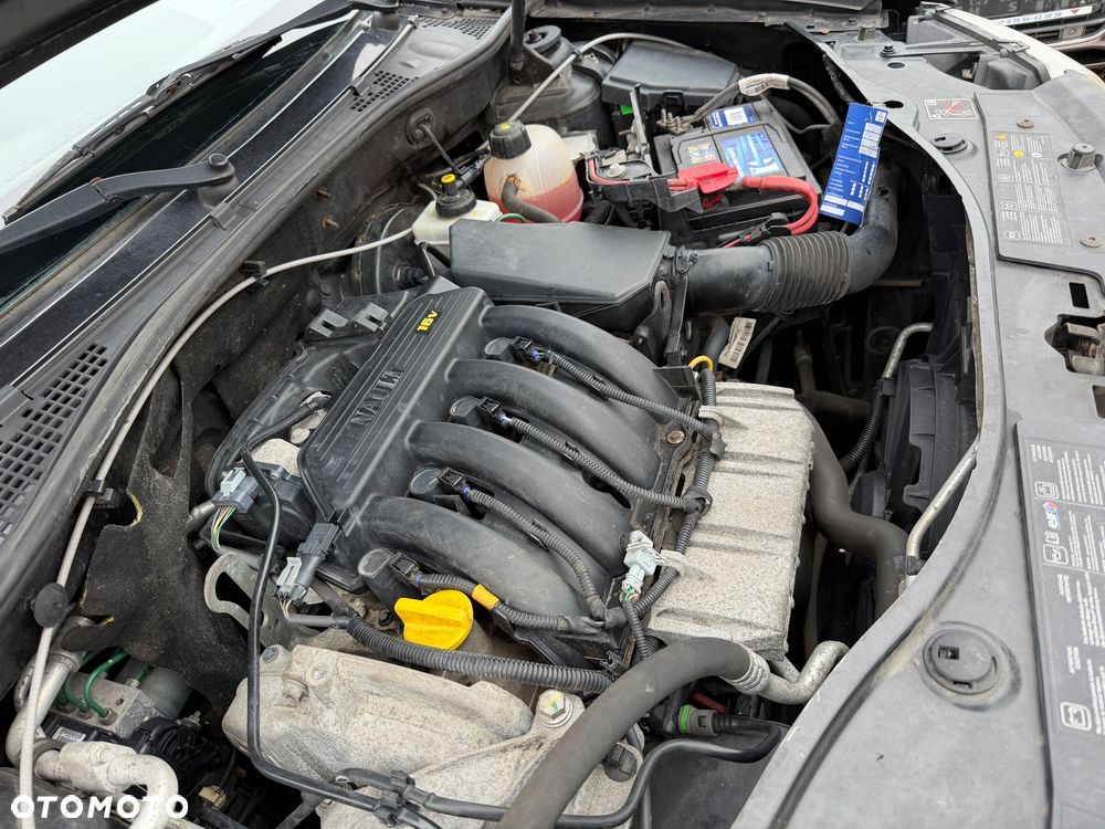 Dacia Duster 1.6 16V 105 4x2 Laureate - 8