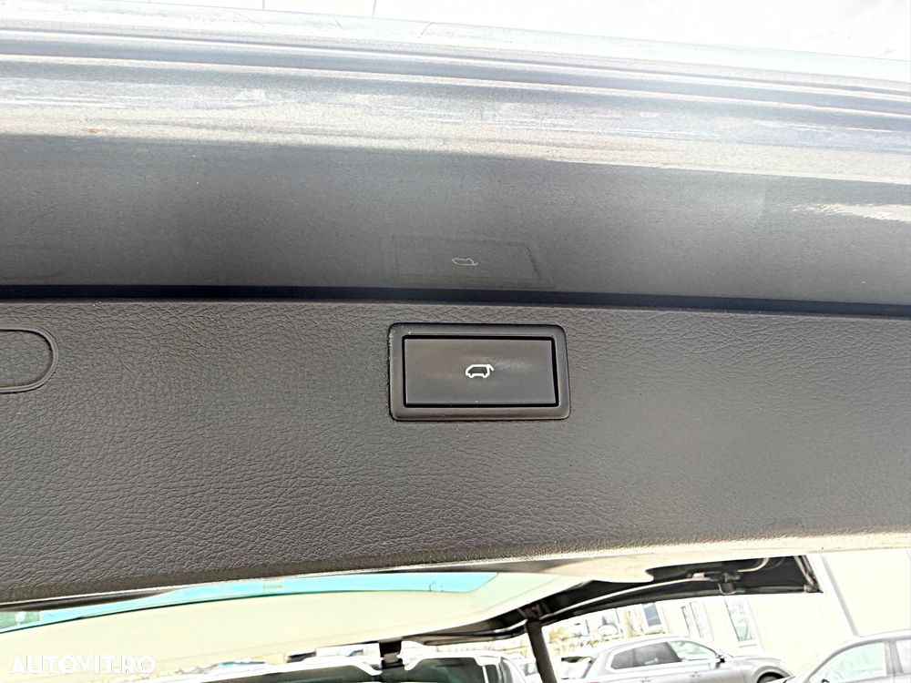 Volkswagen Caravelle - 37