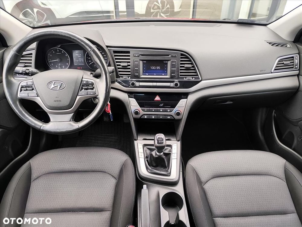 Hyundai Elantra 1.6 Comfort - 7